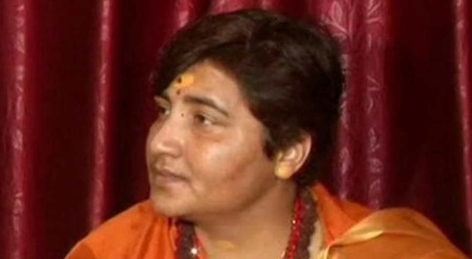 बीजेपी प्रवक्ता ने साध्वी प्रज्ञा ठाकुर को मूर्ख बताया, कहा- ‘पार्टी का दुर्भाग्य है ‘