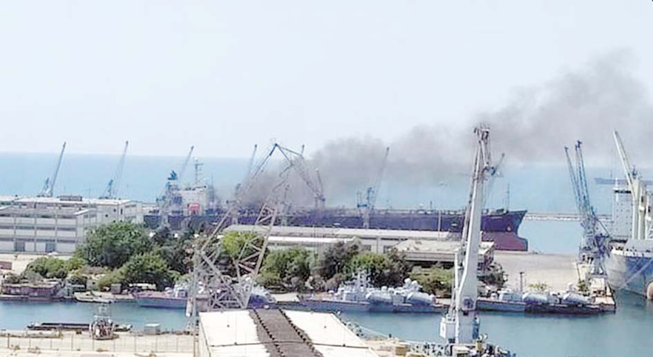 شام کی بندرگاہ پر لنگراندازتجارتی جہاز میں دھماکہ