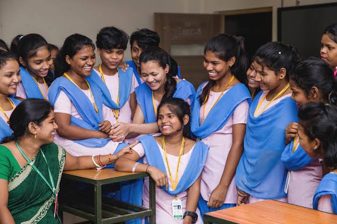 طلبہ کو مارپیٹ اور چیٹنگ پر پابندی، خلاف ورزی پر سخت کاروائی اساتذہ اور ہیڈ ماسٹروں کے لیے نئی ہدایات جاری