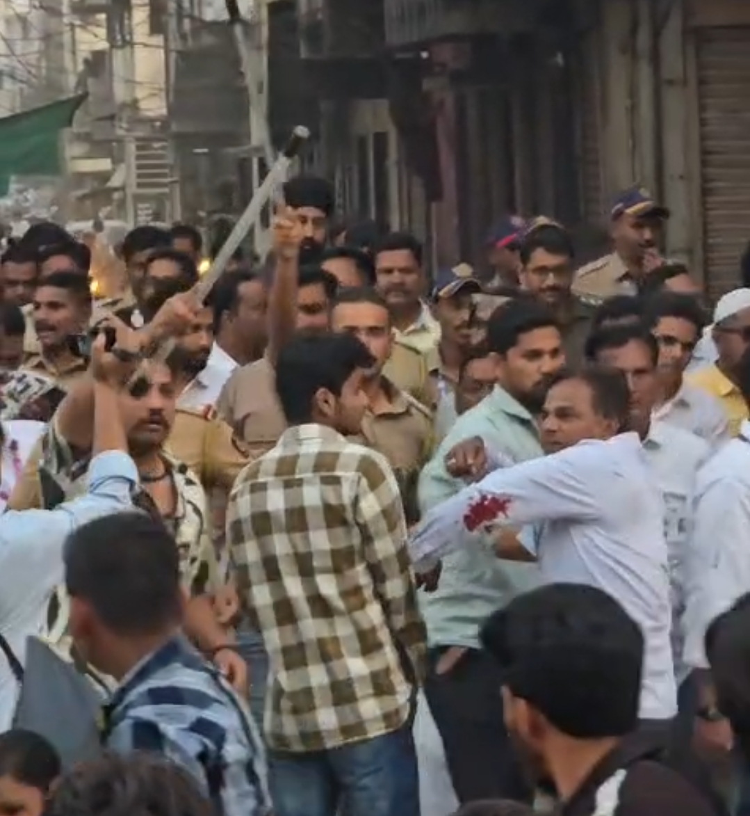 بریکینگ نیوز:قدیم شہر میں دو گروہ میں تصادم ،ایک زخمی ۔ ویڈیو وائرل