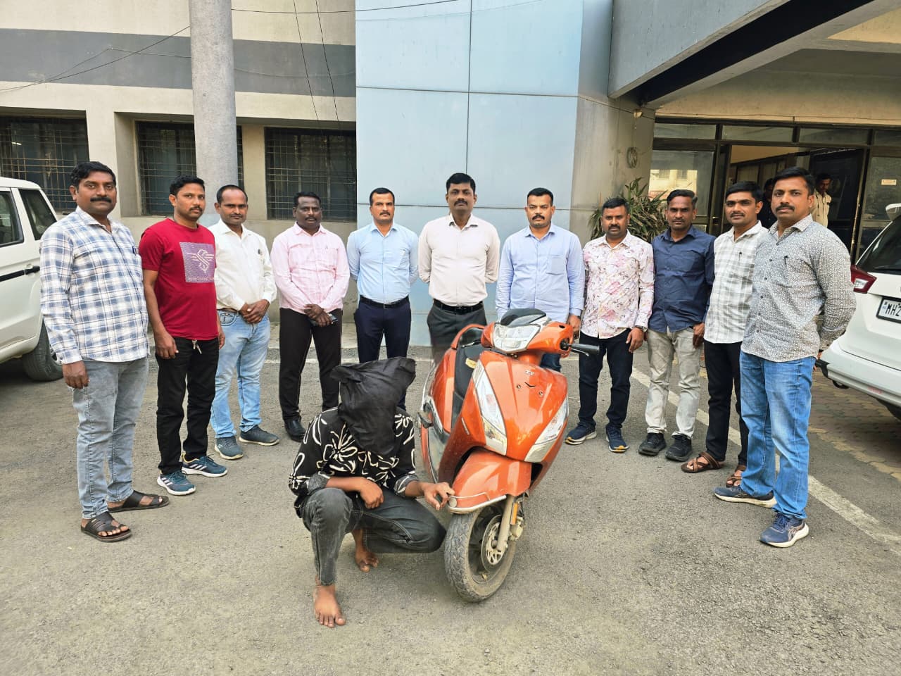 جبری چوری کرنے والی ٹولی کو مقامی کرائم برانچ ناندیڑ نے کیا گرفتار، 35 ہزار روپے مالیت کا مسروقہ سامان ضبط