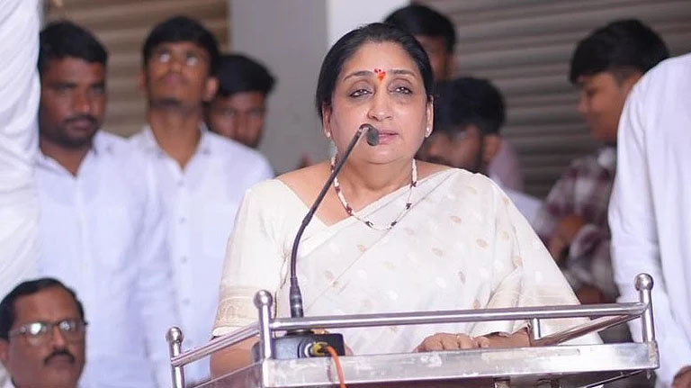 سنیترا پوارمہاراشٹرکی پہلی خاتون نائب وزیر اعلیٰ بنیں گی