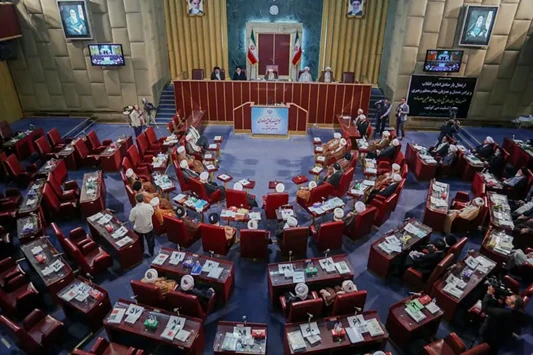 ایرانی میڈیا کا نئے رہبرِ اعلیٰ کے انتخاب کا اعلان، اسرائیلی فوج کا خامنہ ای کے ہر جانشین کو نشانہ بنانے کی دھمکی