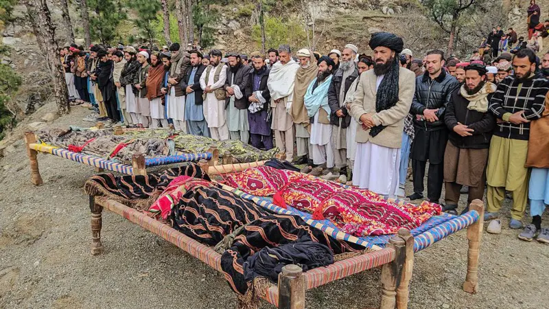 پاکستان کے علاقے باجوڑ میں افغانستان کا مبینہ حملہ: عید کے لیے گھر آنے والے چار بھائی مارٹر گولے سے ہلاک