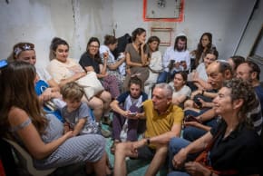 اسرائیل پر ایرانی میزائل حملے جاری، لاکھوں افراد پناہ گاہوں میں چھپنے پر مجبور