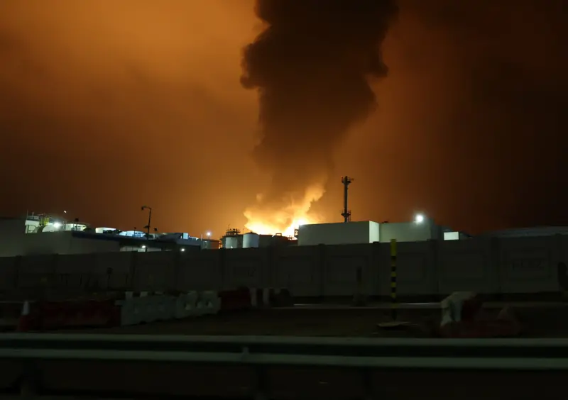 متحدہ عرب امارات میں تیل کی ریفائنری پر ڈرون حملے سمیت ملک پر ہونے والے میزائل حملے ناکام بنا دیے گئے: حکام