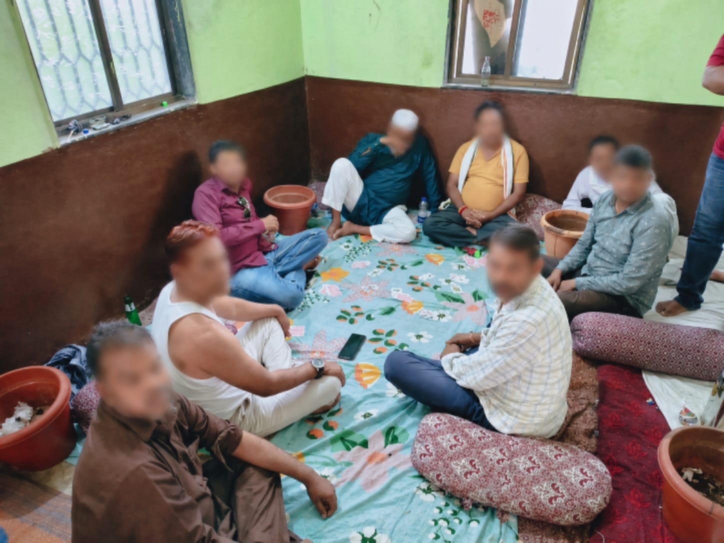 احمدپور میں جوا کھیلنے والوں پر پولیس ڈپٹی انسپکٹر جنرل کی ٹیم کا چھاپہ