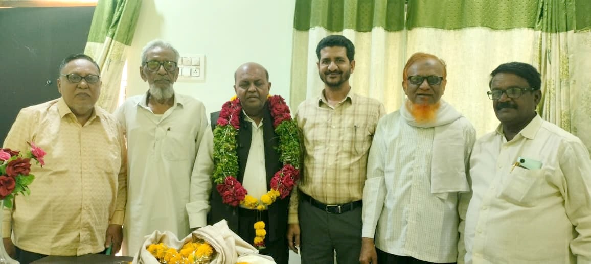 دفترورق تازہ ناندیڑ میں ریاستی اُردو اکادمی کے کارگزار صدر حسین اختر کا پر تپاک استقبال