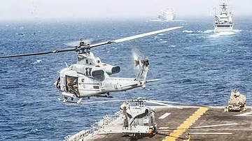 آبنائے ہرمز میں گولیوں کی گونج، 2 جہازوں پر ایران نے کی فائرنگ، ایک ہندوستانی جہاز بھی شامل