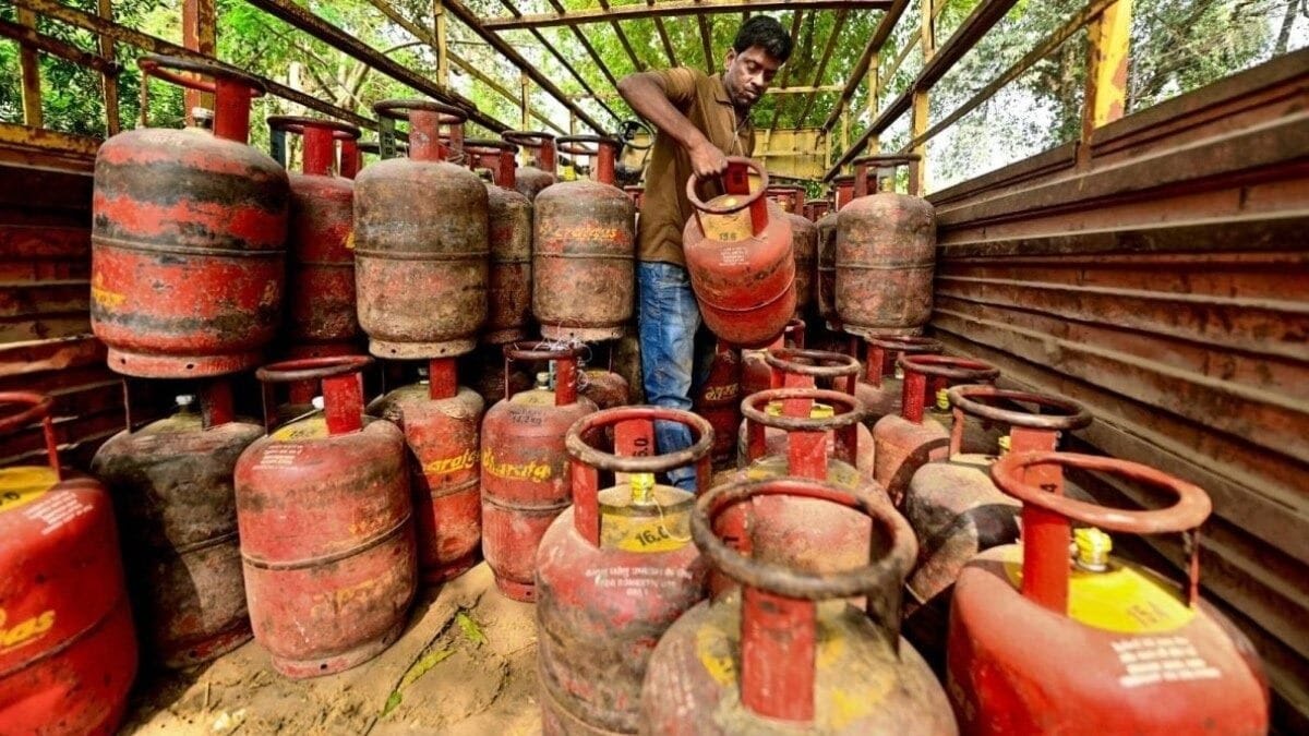 گیس بحران کے پیشِ نظر نئے قواعد، یکم جون سے ایل پی جی کنکشن منسوخ ہونے کا امکان,ایک خاندان، ایک کنکشن کا اصول
