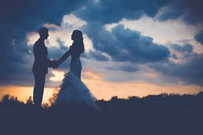 عورتیں مردوں کے مقابلے میں زیادہ عرصہ کیسے زندہ رہتی ہیں؟