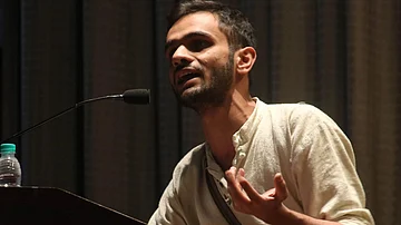 عمر خالد کو دہلی ہائی کورٹ نے دی 3 دنوں کی عبوری ضمانت، جیل کے باہر بے حد سخت پابندیوں کا کرنا پڑے گا سامنا