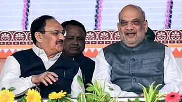 مغربی بنگال میں بی جے پی حکومت سازی کے لیے متحرک، امت شاہ مرکزی مبصر مقرر، جے پی نڈا کو ملی آسام کی ذمہ داری