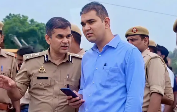 بڑا بھائی IPS، چھوٹا بھائی IAS؛ ایک ضلع کا ڈی ایم تو دوسرا پولیس کا ’سنگھم‘