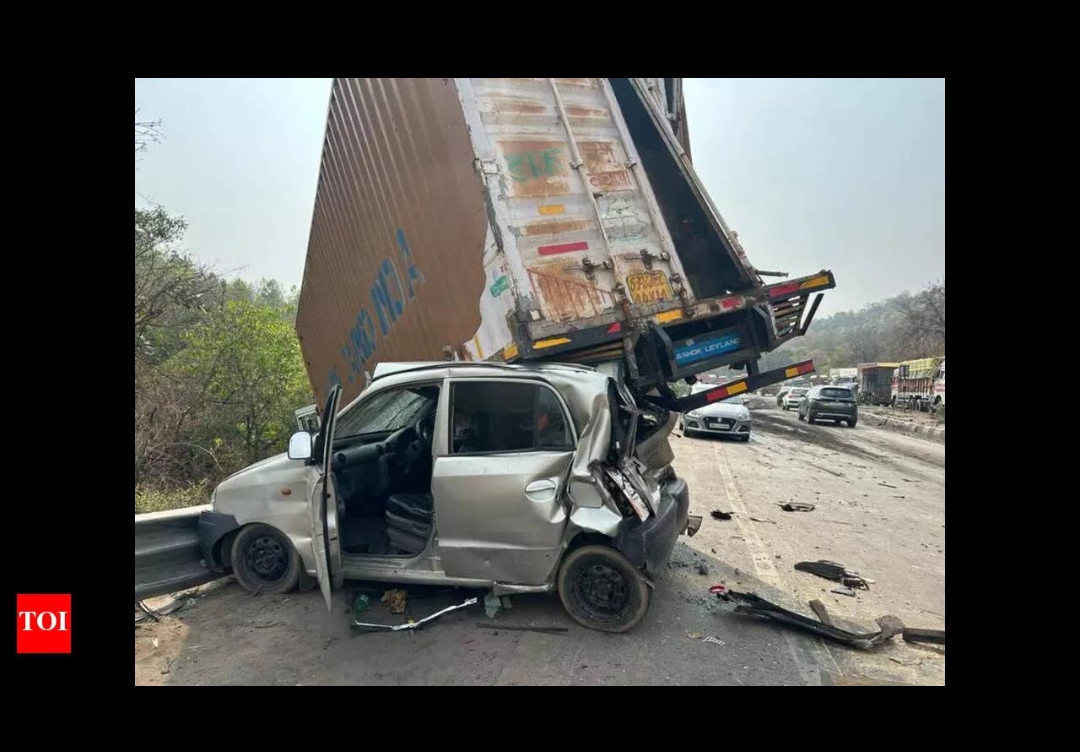 جمشیدپور میں بھیانک سڑک حادثہ، کابینی وزیر کی بیٹی سمیت 4 افراد جاں بحق