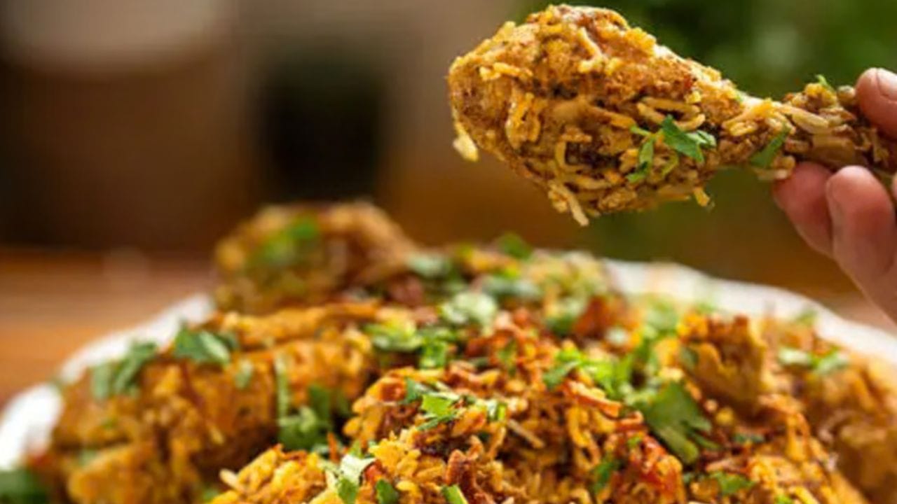ہندو دکانداروں سے ہی بریانی خریدنے کی اپیل، سلی گوڑی میں ہندو جاگرن منچ کے پوسٹروں سے نیا تنازعہ