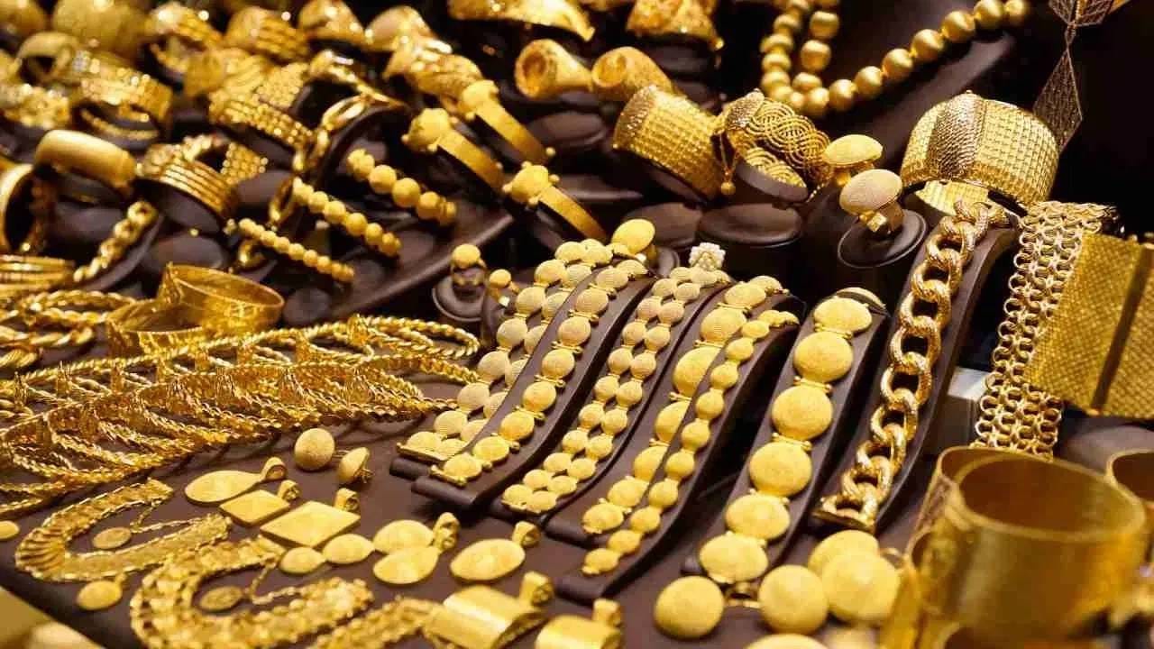 سونے کی قیمتوں میں بڑی کمی؛ اکتوبر میں مزید سستا ہونے کا امکان؟