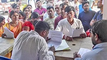 بنگال میں ایس آئی آر اپیل پورٹل کی خامیاں بے نقاب، 11 سابق ہائی کورٹ ججوں نے الیکشن کمیشن کو گنوائیں سنگین خامیاں